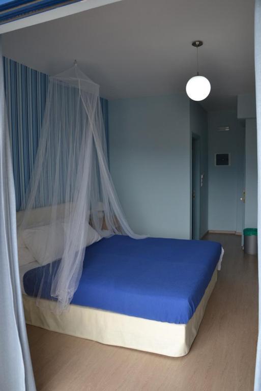 Valente Perlia Rooms Poros Town Room photo