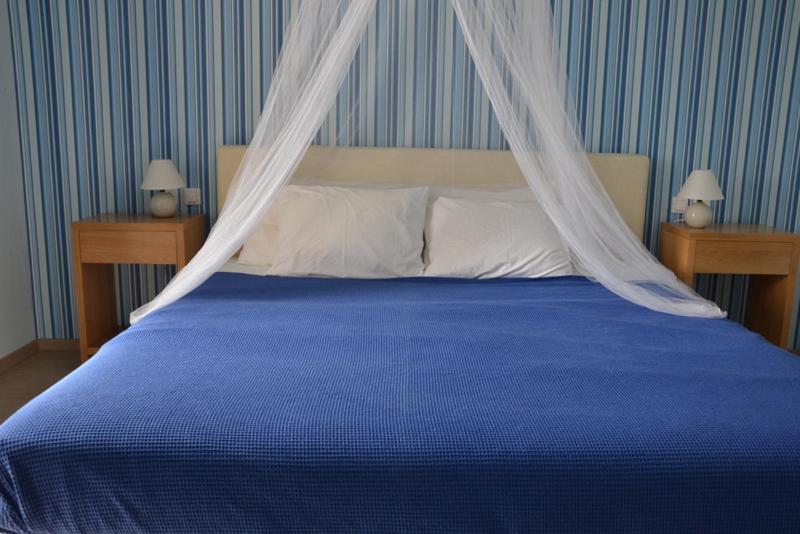 Valente Perlia Rooms Poros Town Exterior photo
